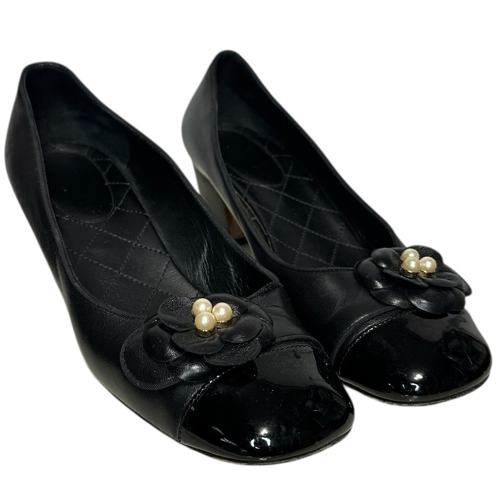 Chanel Camellia Pearl Block Heel Pumps 39 - Picture 9 of 12